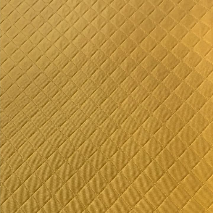 matelasse-djon-pvc-fundo-manta-amarelo.jpg