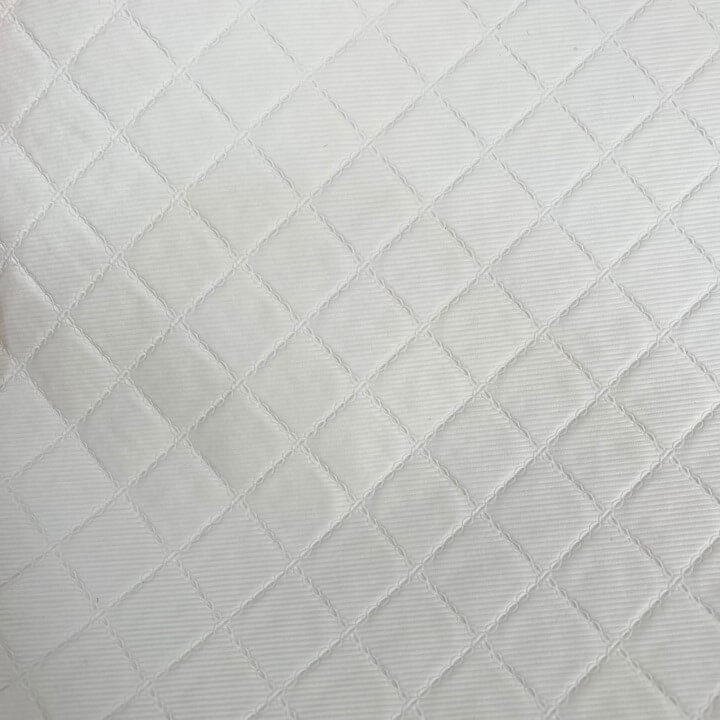 matelasse-djon-pvc-fundo-manta-branco.jpg