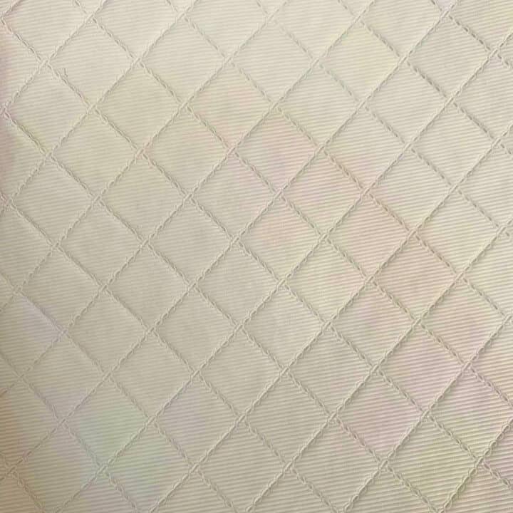 matelasse-djon-pvc-fundo-manta-marfim.jpg