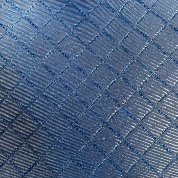 matelasse-djon-pvc-fundo-manta-marinho.jpg