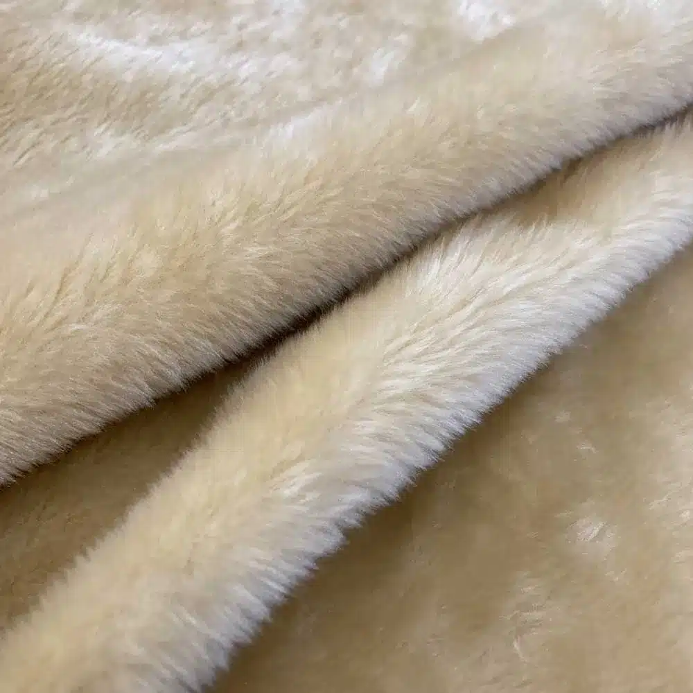 tecido_pelucia_bege_o_metro_2257_1_47d9c2411d28cb5e1383adf95c261d61